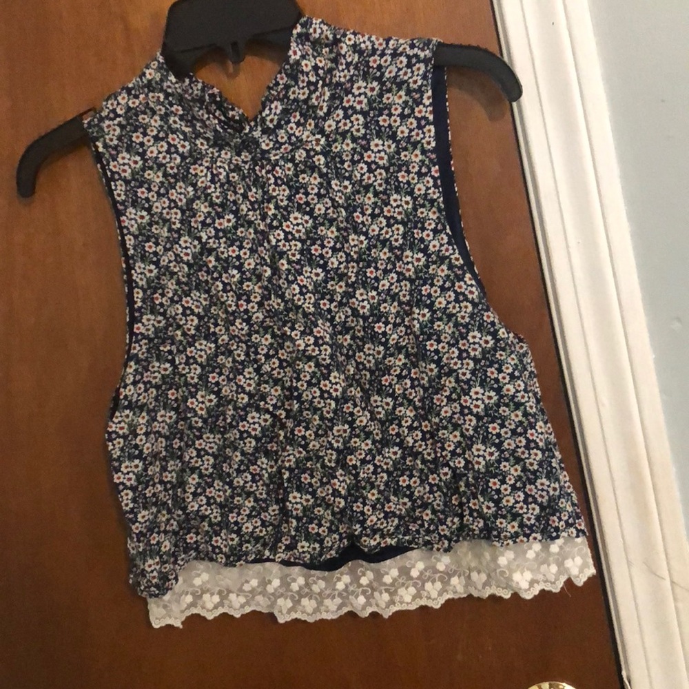 Floral Lacey crop